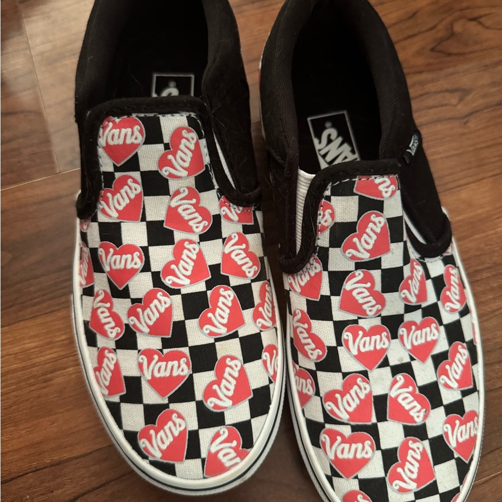 Vans Black and Red Sneakers Classic Style